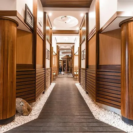 Апартамент Emerald Beach Resort & Spa *