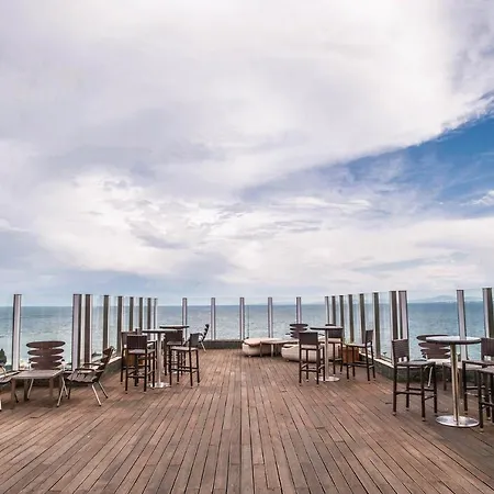 Emerald Beach Resort & Spa Равда