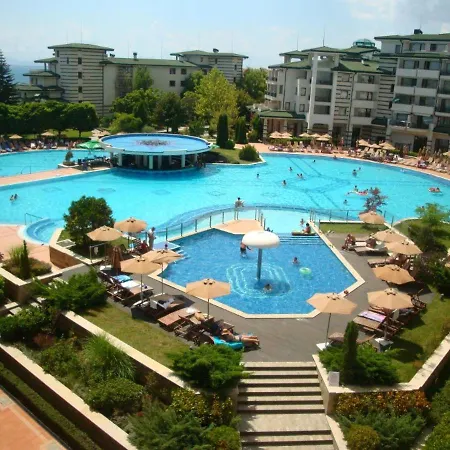 Emerald Beach Resort & Spa Апартамент *